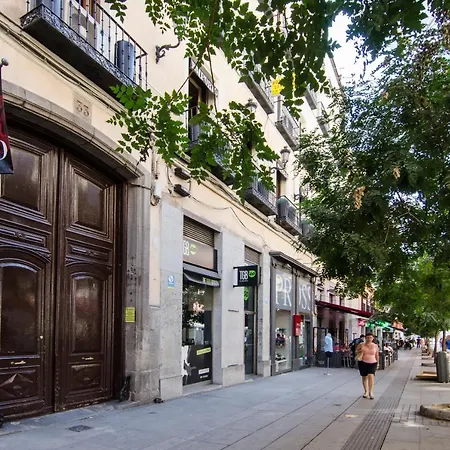 Ferienwohnung Sleeping Gran Via Madrid Exterior foto